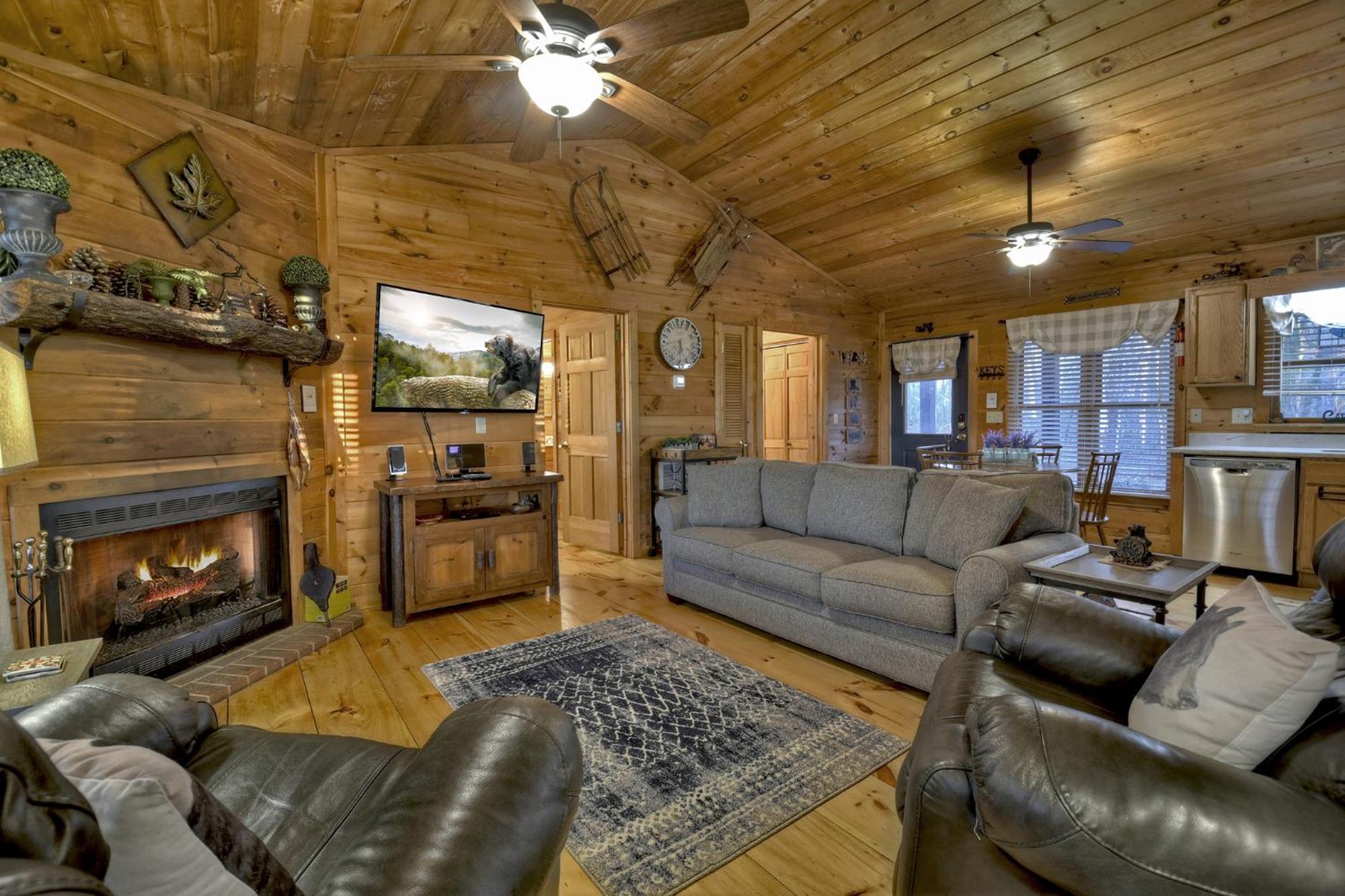 Villa Talking Leaves Hot Tub Firepit And Comfy King Beds Ellijay Exterior foto